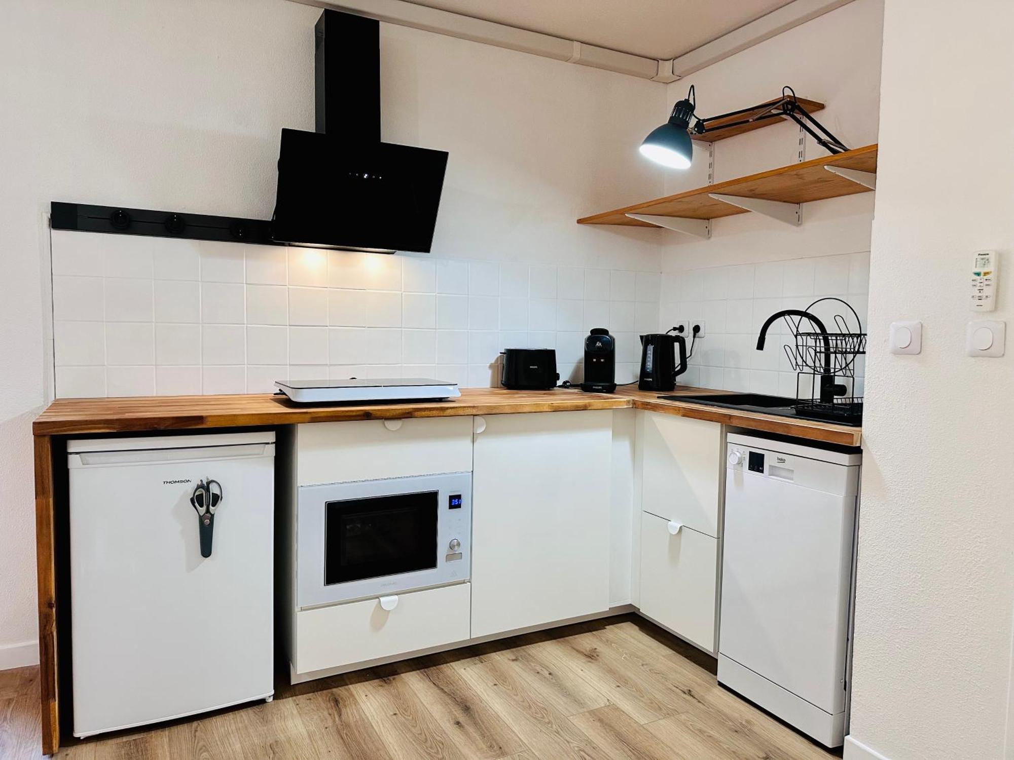Apartment 40M2-Air Conditioning-Elevator-Underground Parking-Self Checkin! Appart Climatise 40M2-Ascenseur-Parking Souterrain -Arrivee Autonome อาวีญง ภายนอก รูปภาพ