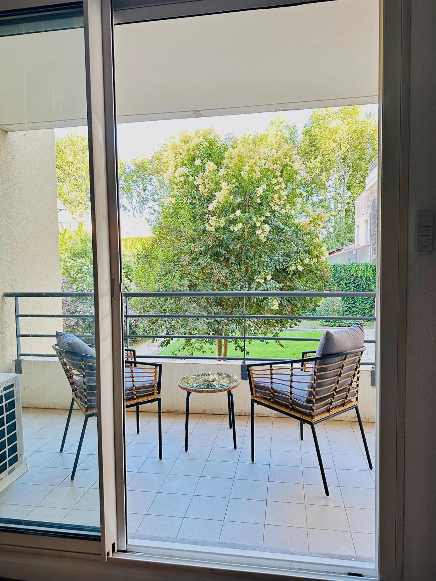 Apartment 40M2-Air Conditioning-Elevator-Underground Parking-Self Checkin! Appart Climatise 40M2-Ascenseur-Parking Souterrain -Arrivee Autonome อาวีญง ภายนอก รูปภาพ